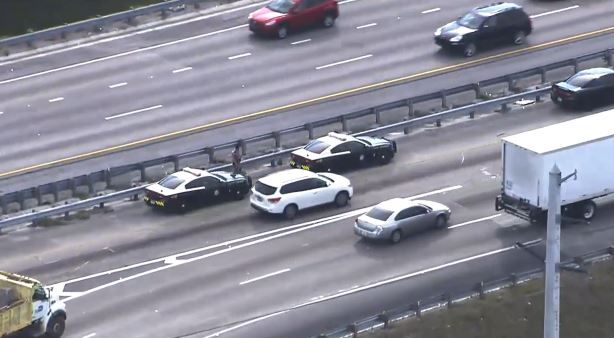 Police searching for fleeing suspect near Golden Glades Industrial Park