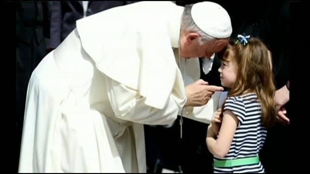Pope Francis blesses eyes of 5-year-old girl going blind