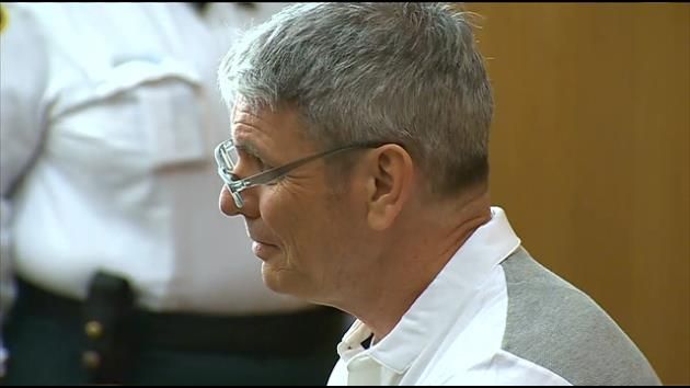 Driver in fatal MacArthur Causeway crash takes plea deal