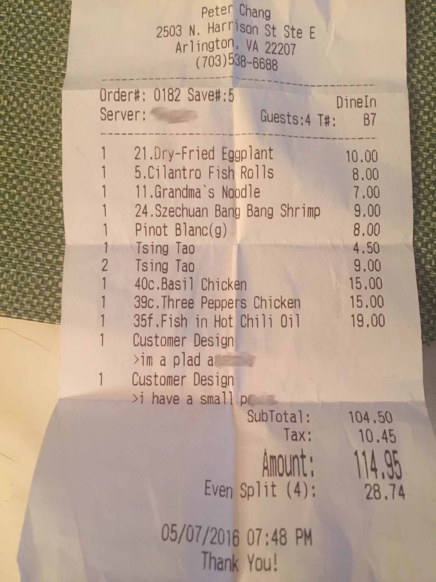 Restaurant servers diss customers on their bill