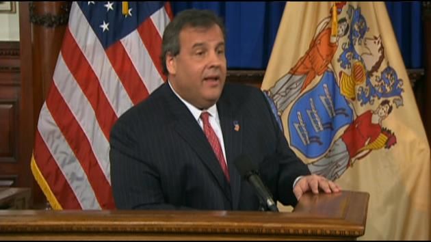New Jersey Gov. Chris Christie ends 2016 White House bid