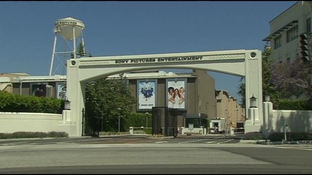 Sony hackers make threats in first phase of new leaks