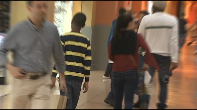 South Florida post-Christmas shoppers head to malls