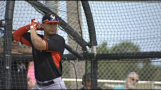 Marlins loses Stanton after hand fracture