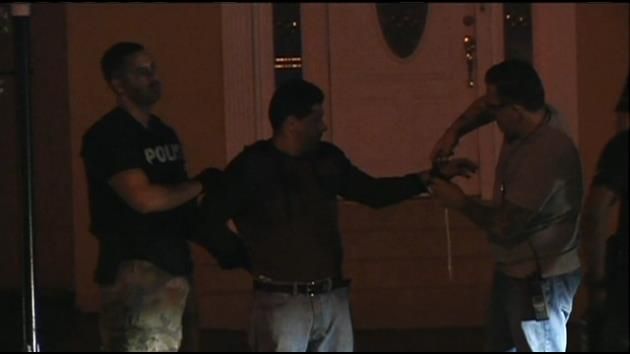 Miami AC burglary suspect caught in the act by cops