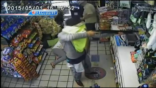 Clerk in Miami gas station store robbery shares ordeal