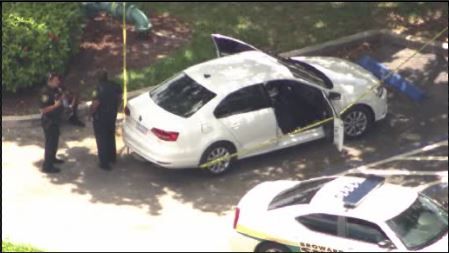 Shooter at large after 2 shot outside Deerfield Beach market