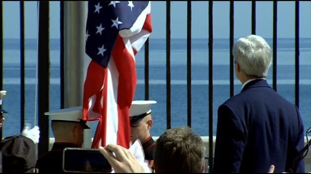 Kerry calls for democracy as US flag rises in Cuba