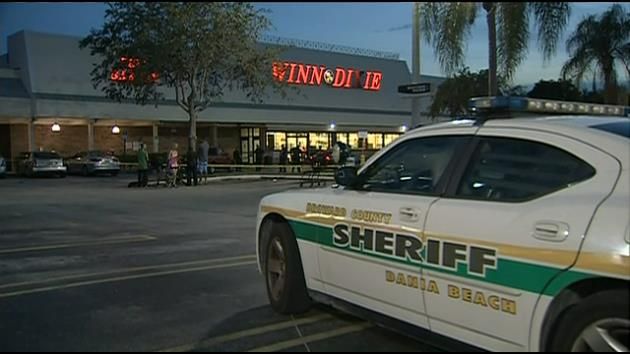 Man fatally shot outside Dania Beach supermarket; 1 arrested