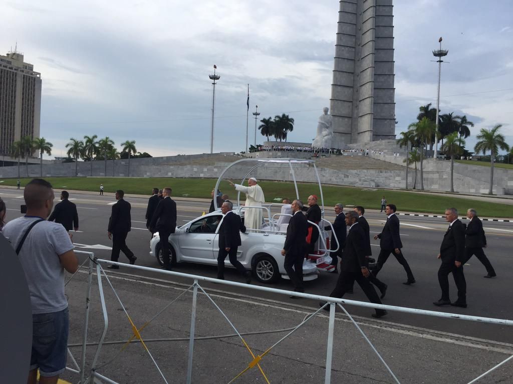 Crowd gathers for papal Mass in Havana