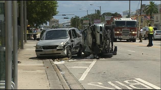 7 hospitalized, 1 dead after Miami two-car crash