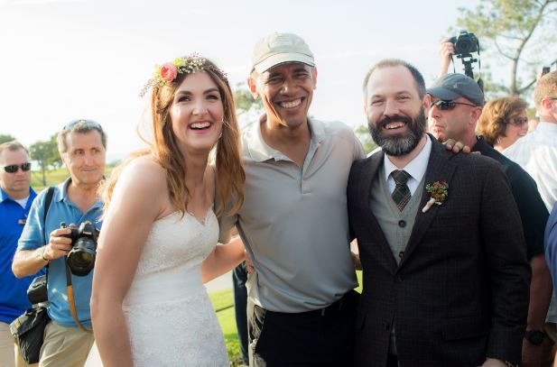 President Obama crashes California wedding