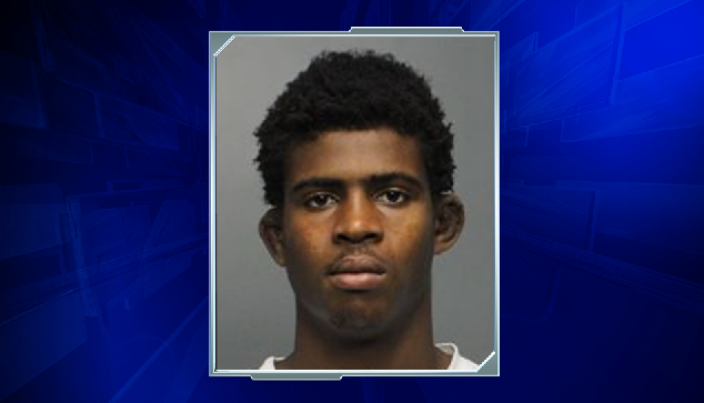 Man arrested for attacking 2 victims near convenience store