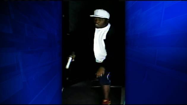 Hialeah travel agency robbed at gunpoint; suspect at large