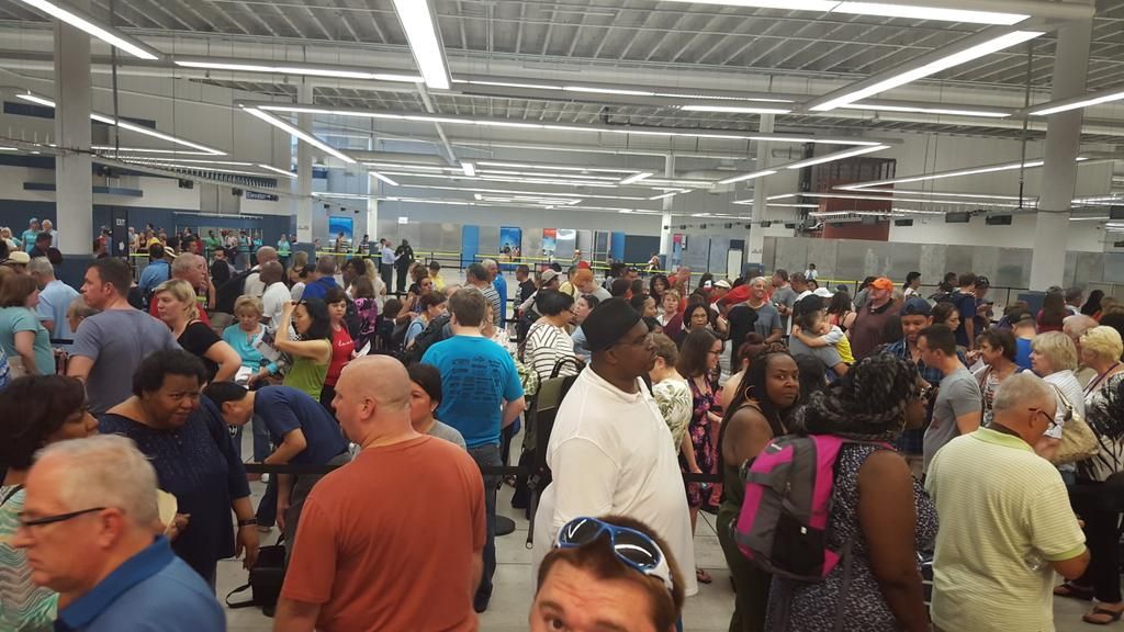 Power outage slows down check-in procedure for cruise passengers