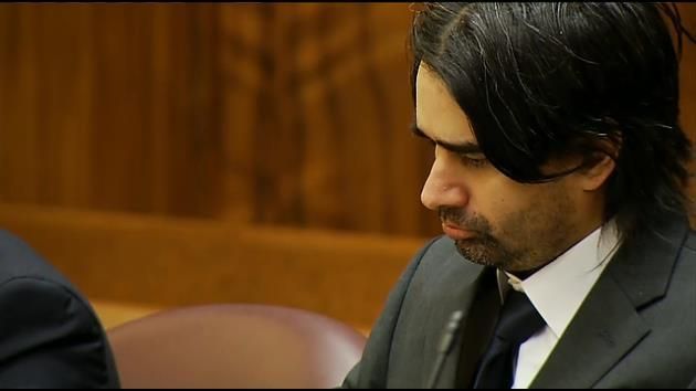 Man who killed wife, put photo online, claims self-defense