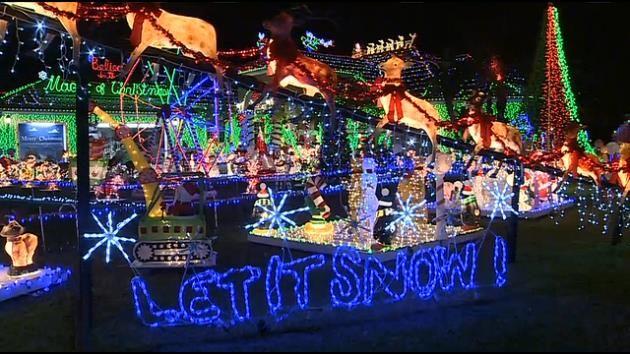 Plantation holiday display returns amid lawsuit filed by city