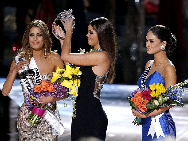 Outraged Colombians look for blame in Miss Universe mix-up