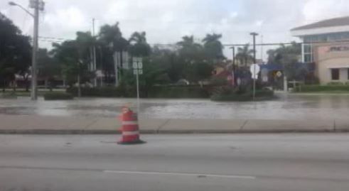 Water main break shuts down streets in Fort Lauderdale