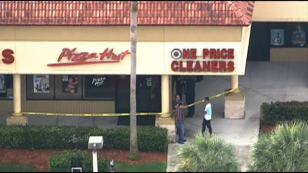Armed robber tapes up Davie pizza shop manager