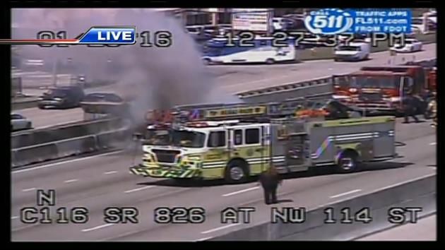 Fiery crash closes lanes on Palmetto Expressway