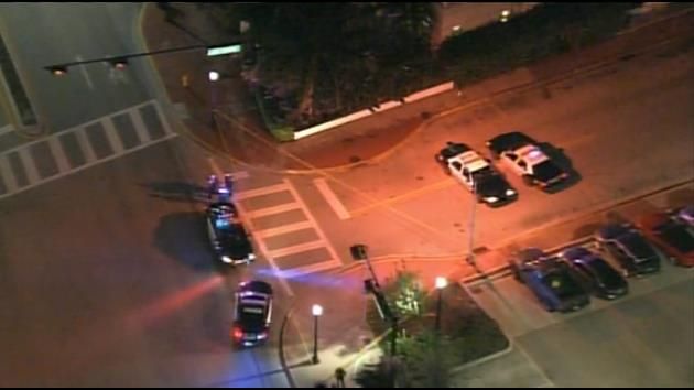 Police investigate stabbing in Miami Beach