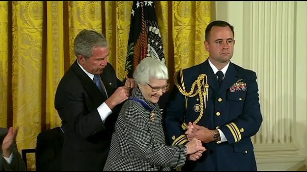 'Mockingbird' author Harper Lee buried in Alabama hometown